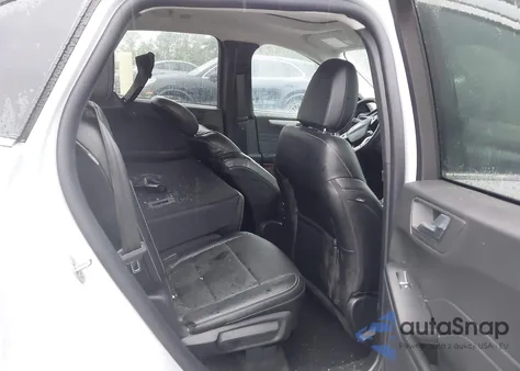 2025 Ford Escape Platinum z USA, uszkodzony, nr VIN 1FMCU0JZ4SUA18510